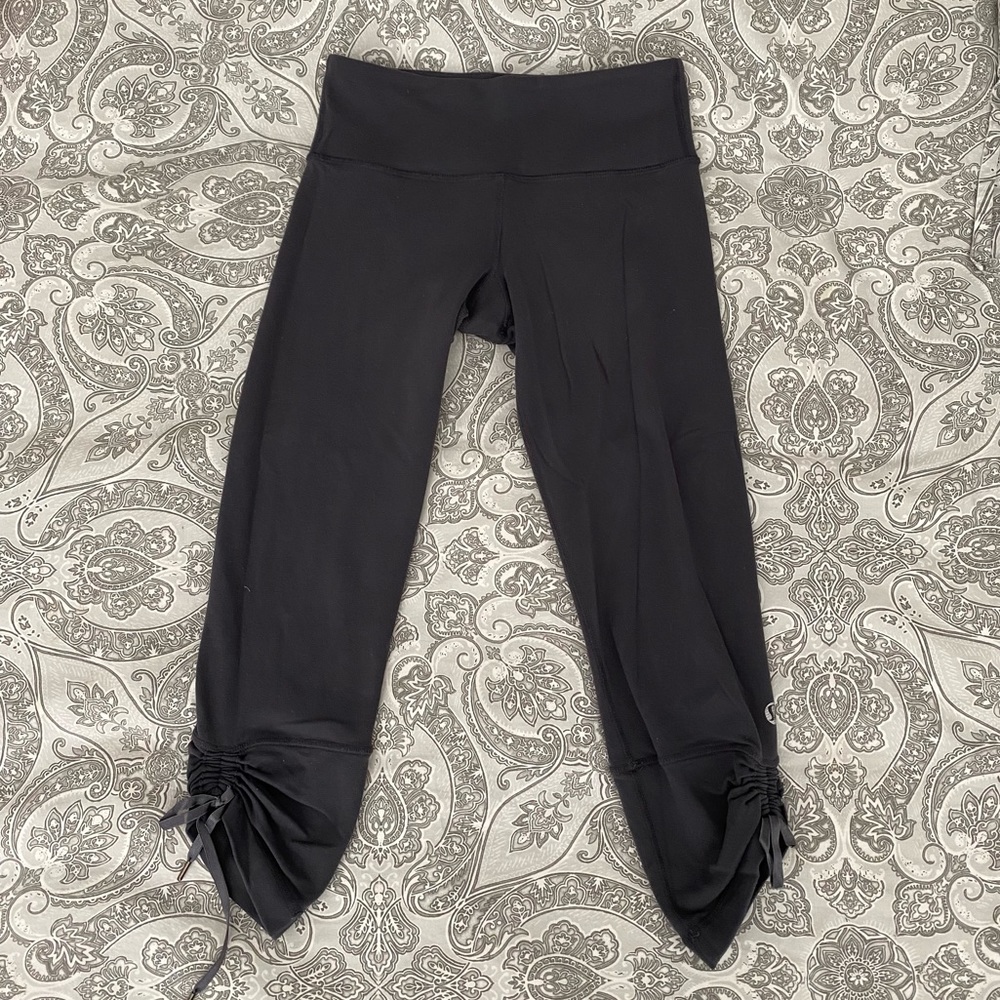 Lululemon grey capris size 4